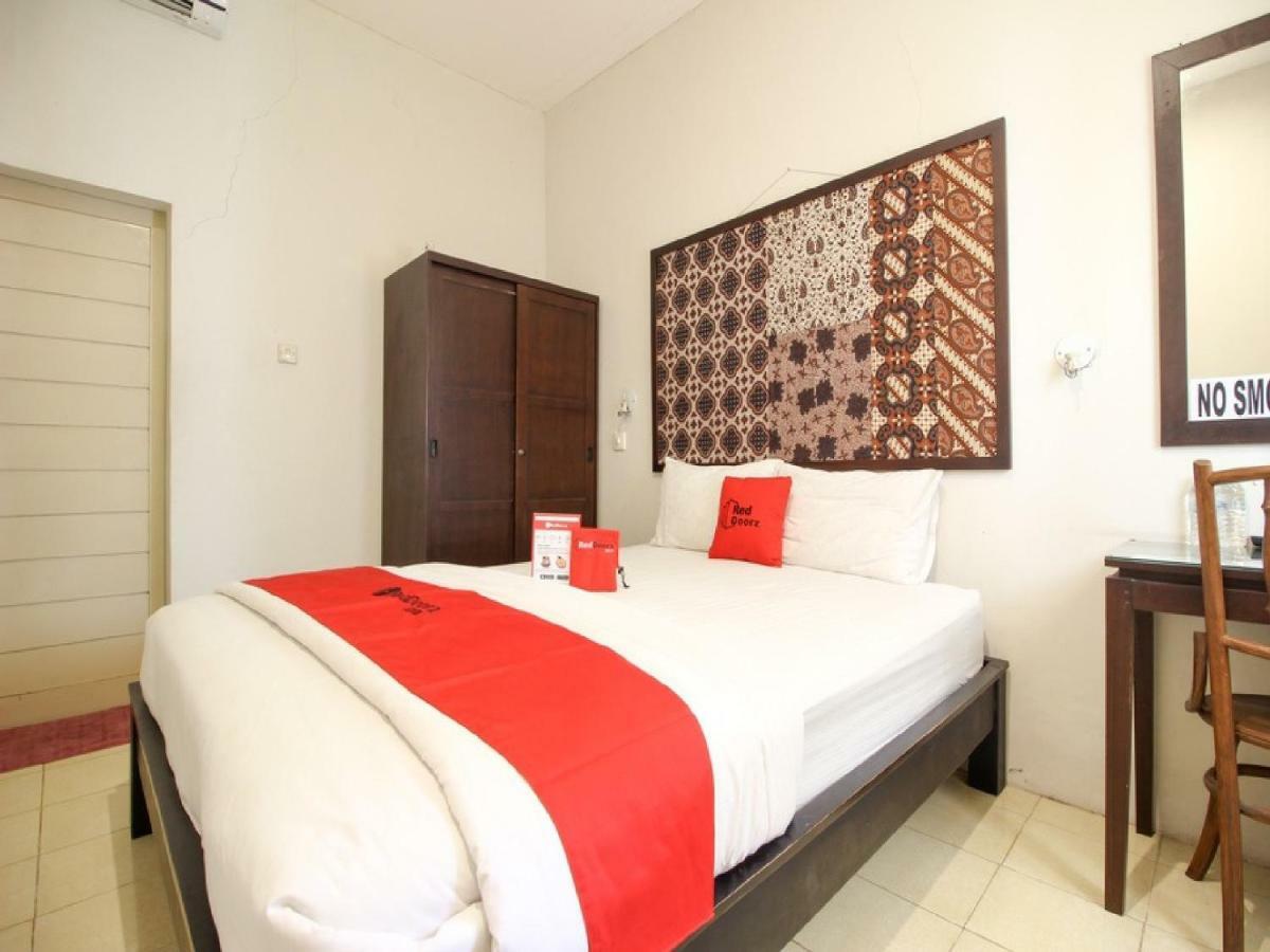 Reddoorz Syariah Near Wijilan Yogyakarta Hotell Exteriör bild